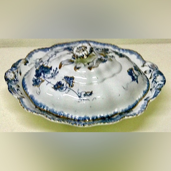 Vintage JOHN MADDOCK & SONS Virginia Slate Blue Gold Trim Covered Serving Bowl - Picture 2 of 11